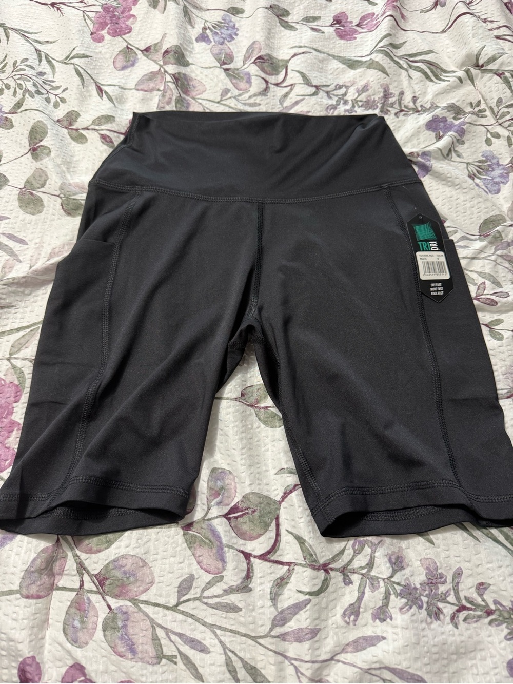 Women’s Black High-Waist Bike Shorts with Side Pocket D1